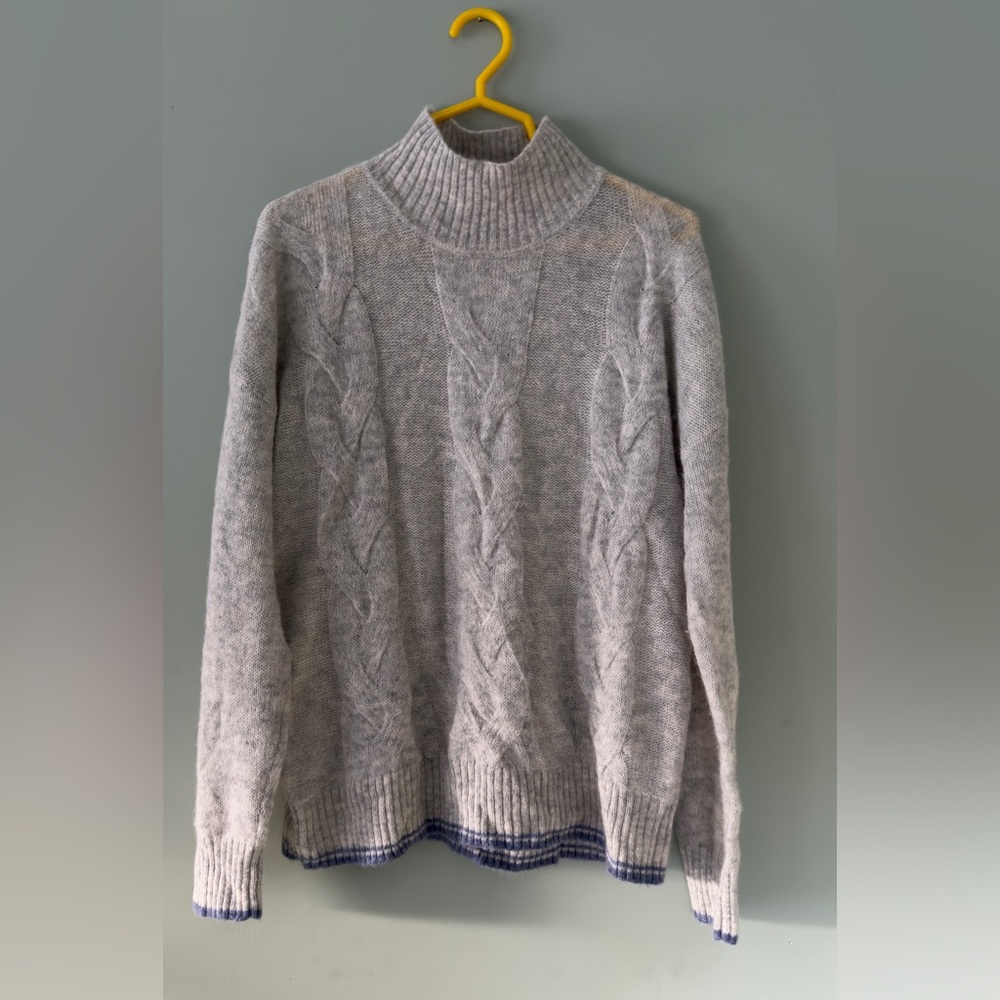 Vineyard Vines sweater mock neck, light gray heather Sz Medium